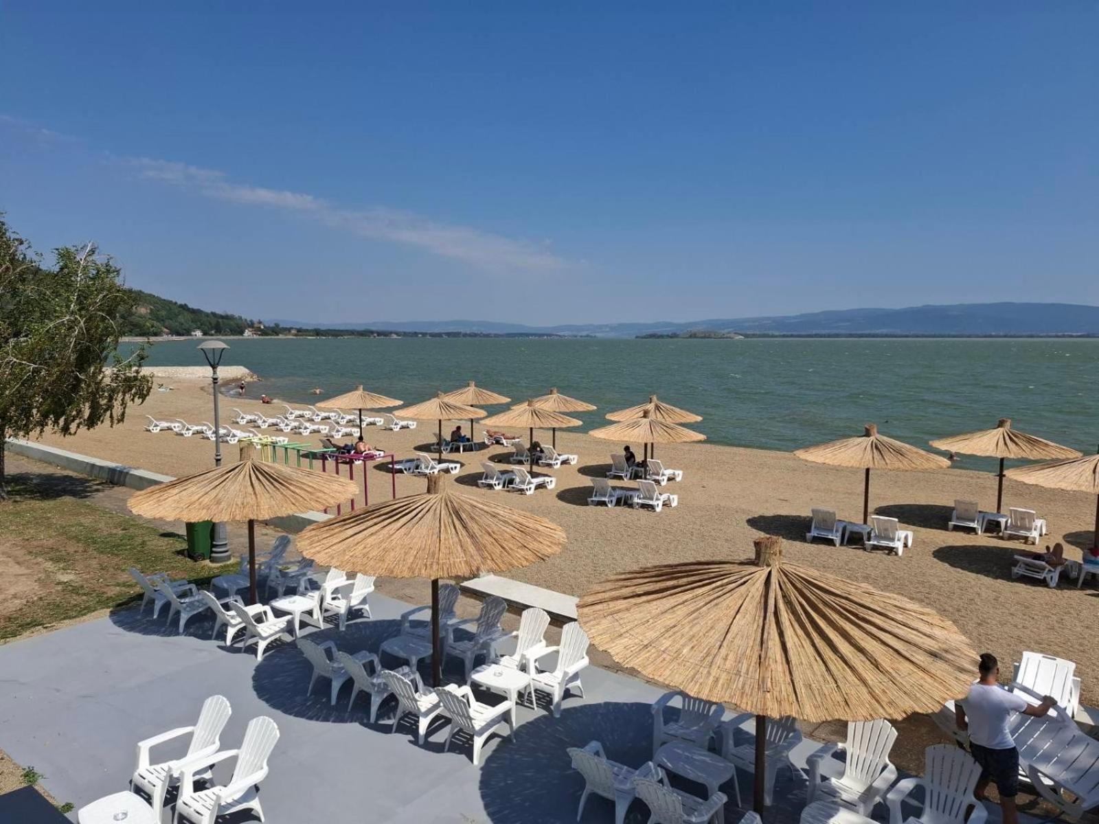Moms House Hotell Golubac Eksteriør bilde